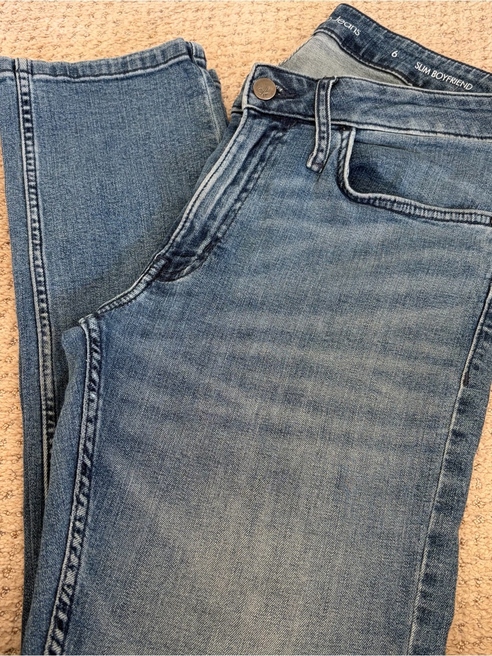 Calvin Klein Jeans Slim Boyfriend! Flattering jean! Straight leg